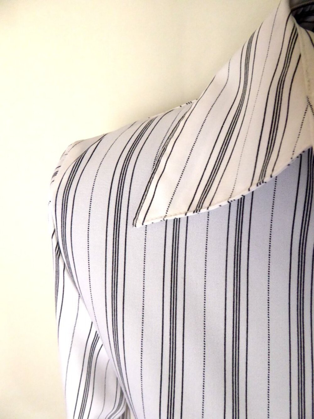 WOMENS FRED DAVID BRAND WHITE BLACK STRIPED BUTTON DOWN STRETCH SHIRT SMALL - Picture 2 of 8